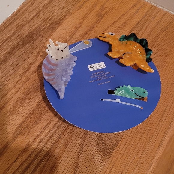 NEW Pink Linen Dinosaur Hair Clips made with Recycled Plastic - Picture 3 of 4